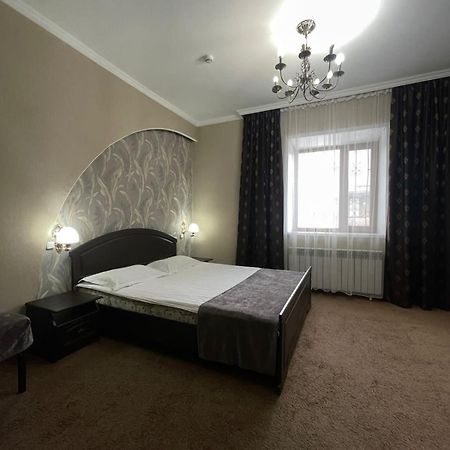 Vip Mini Hotel Semey Eksteriør billede