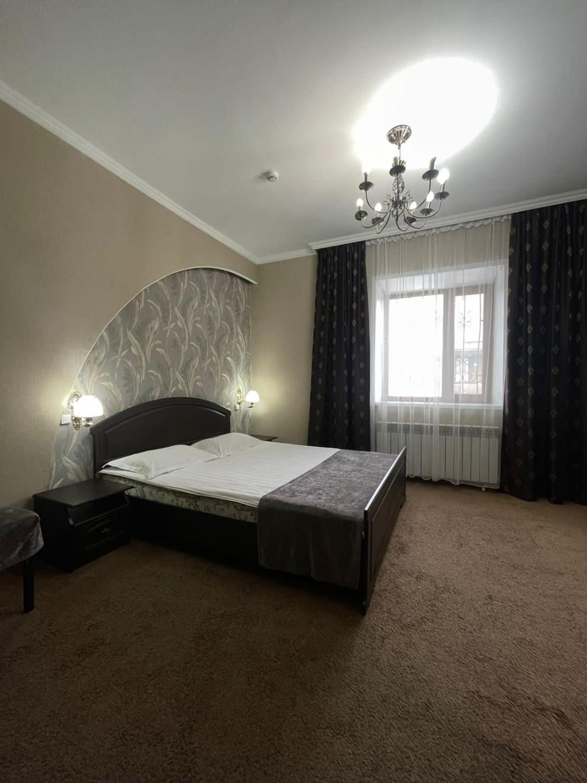 Vip Mini Hotel Semey Eksteriør billede