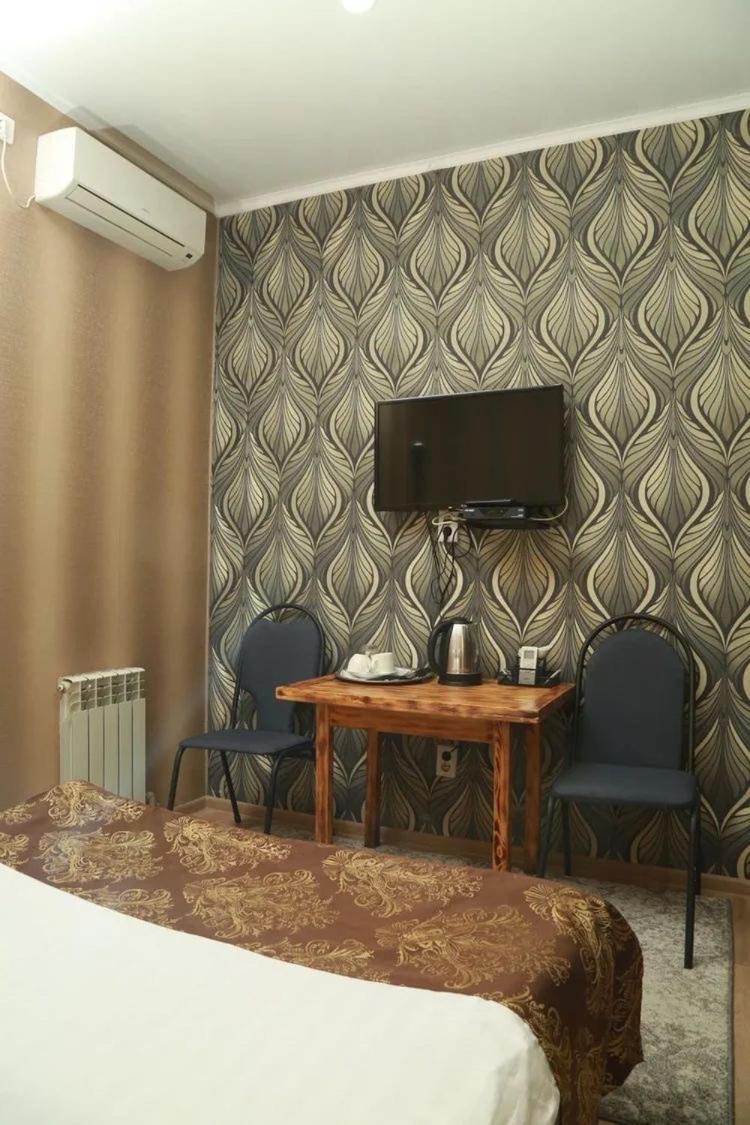 Vip Mini Hotel Semey Eksteriør billede