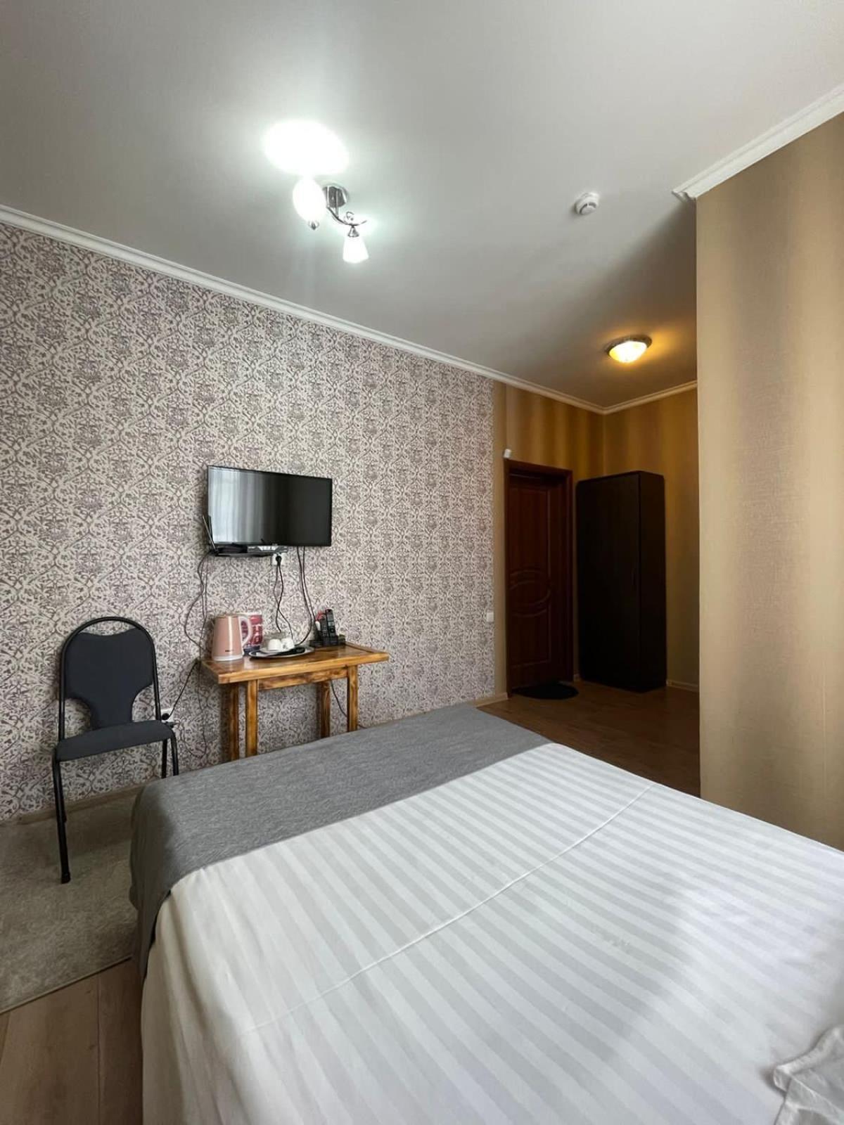 Vip Mini Hotel Semey Eksteriør billede