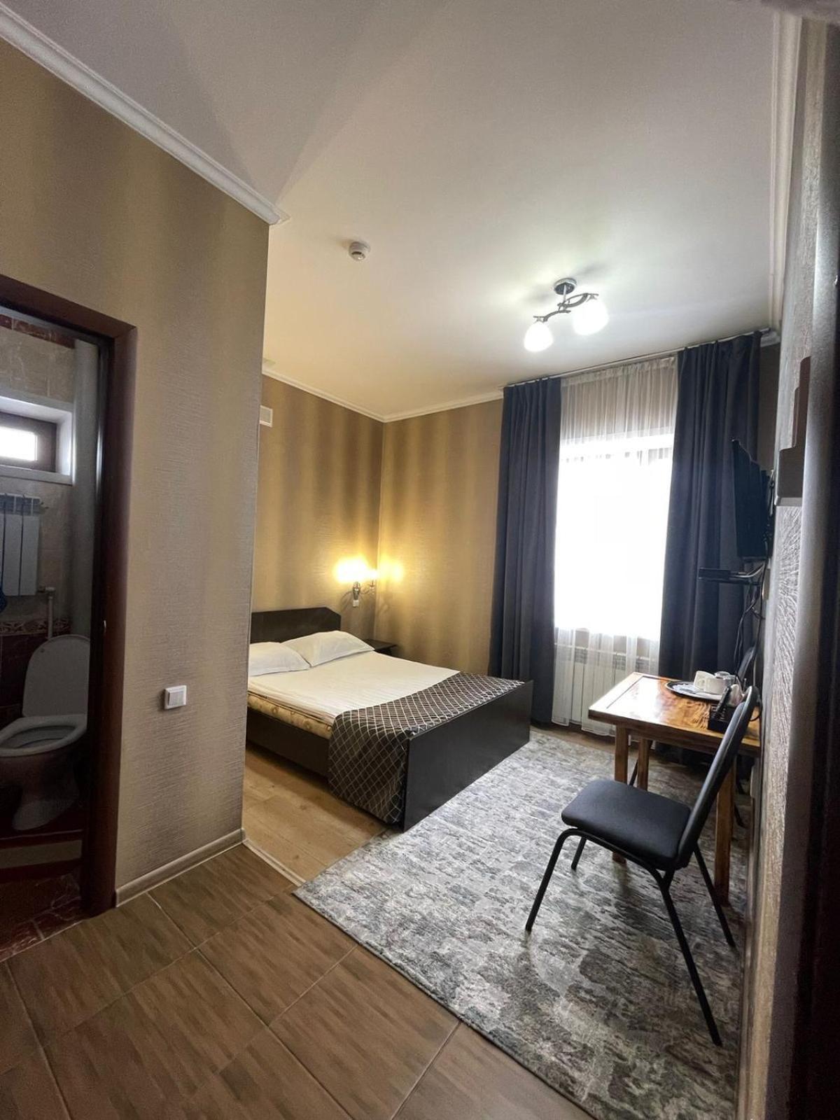 Vip Mini Hotel Semey Eksteriør billede