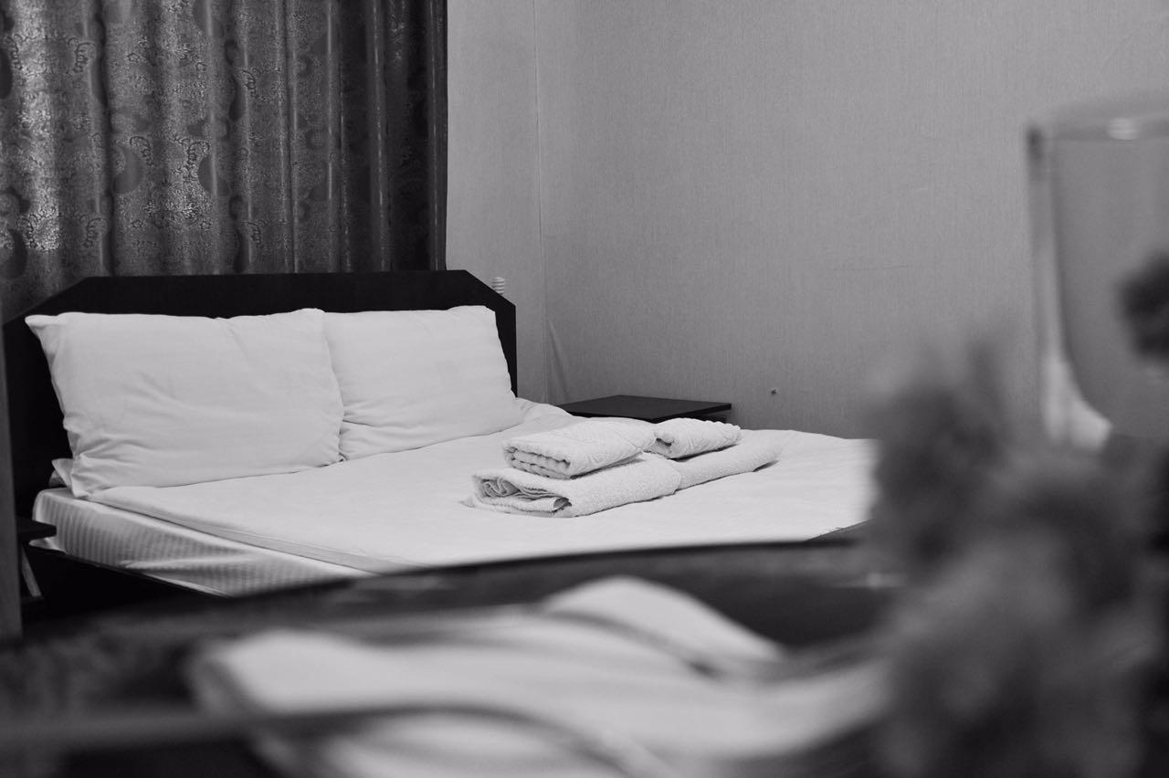 Vip Mini Hotel Semey Eksteriør billede