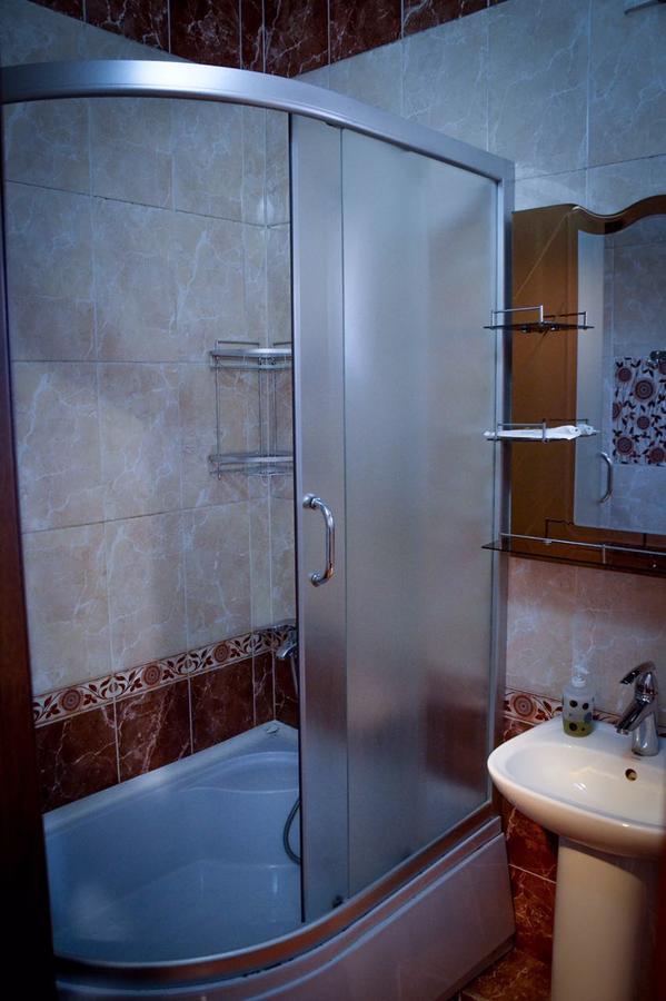 Vip Mini Hotel Semey Eksteriør billede