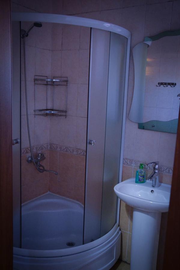 Vip Mini Hotel Semey Eksteriør billede