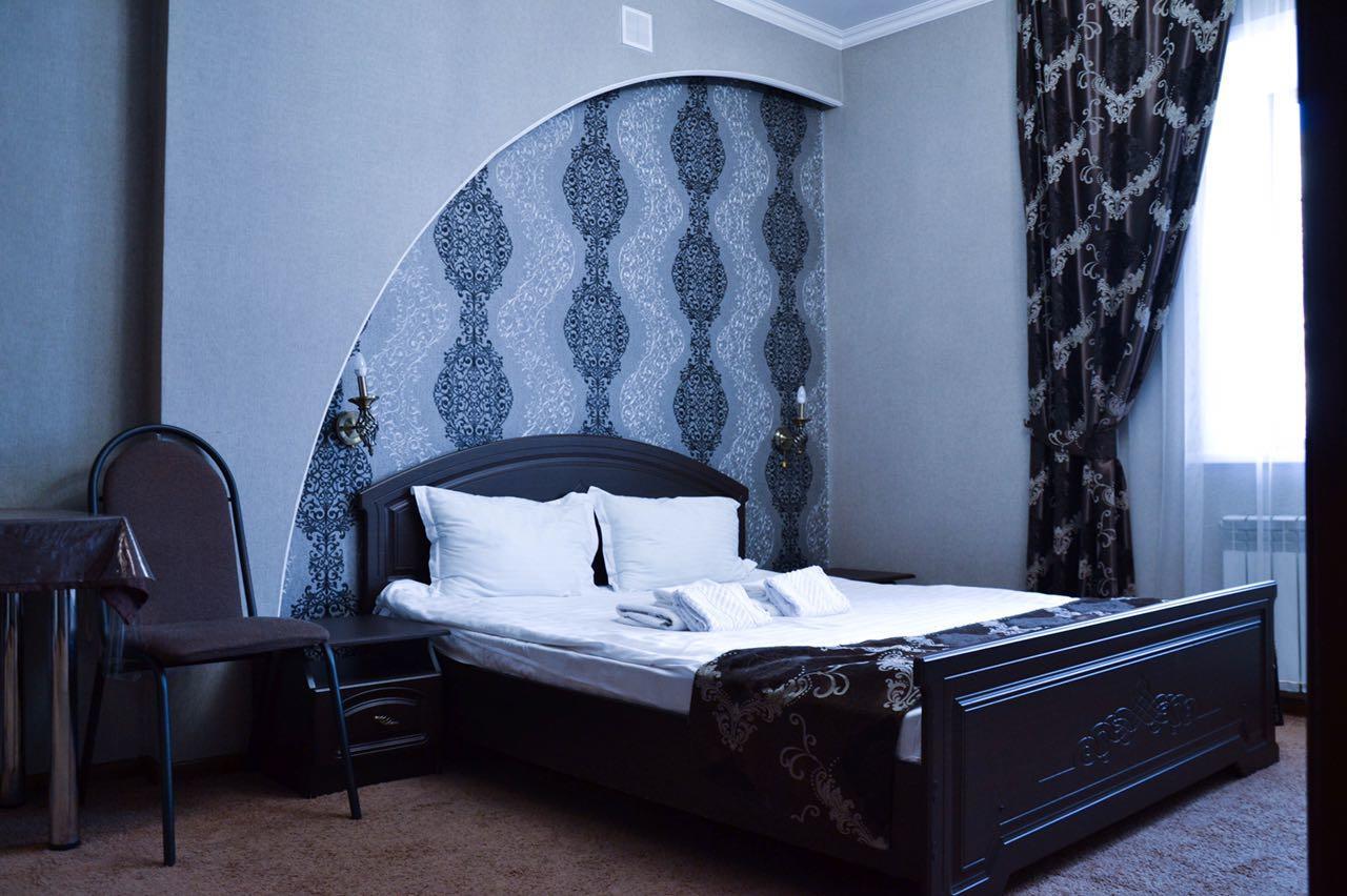 Vip Mini Hotel Semey Eksteriør billede