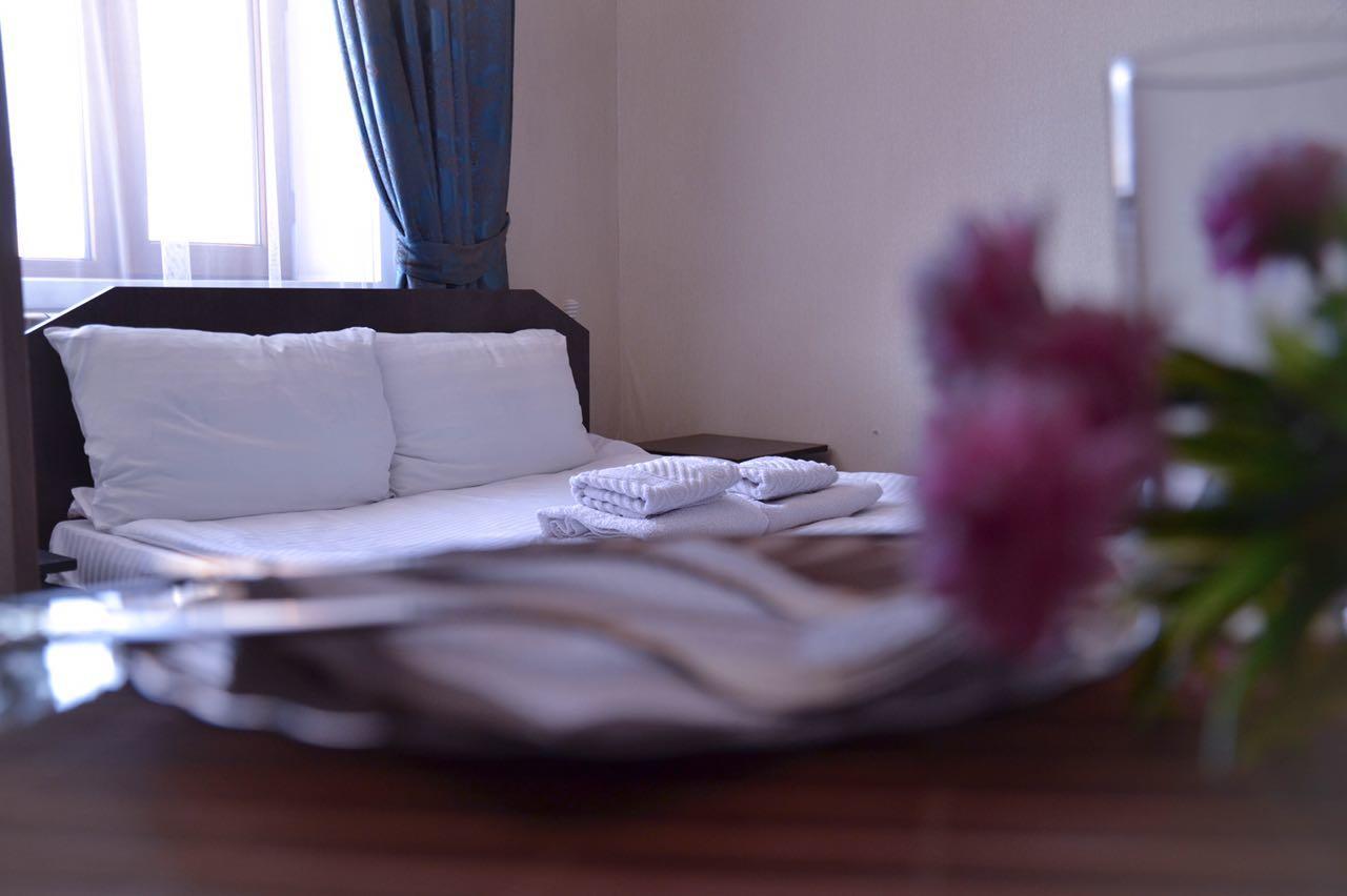 Vip Mini Hotel Semey Eksteriør billede