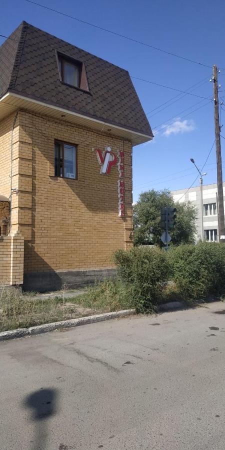 Vip Mini Hotel Semey Eksteriør billede